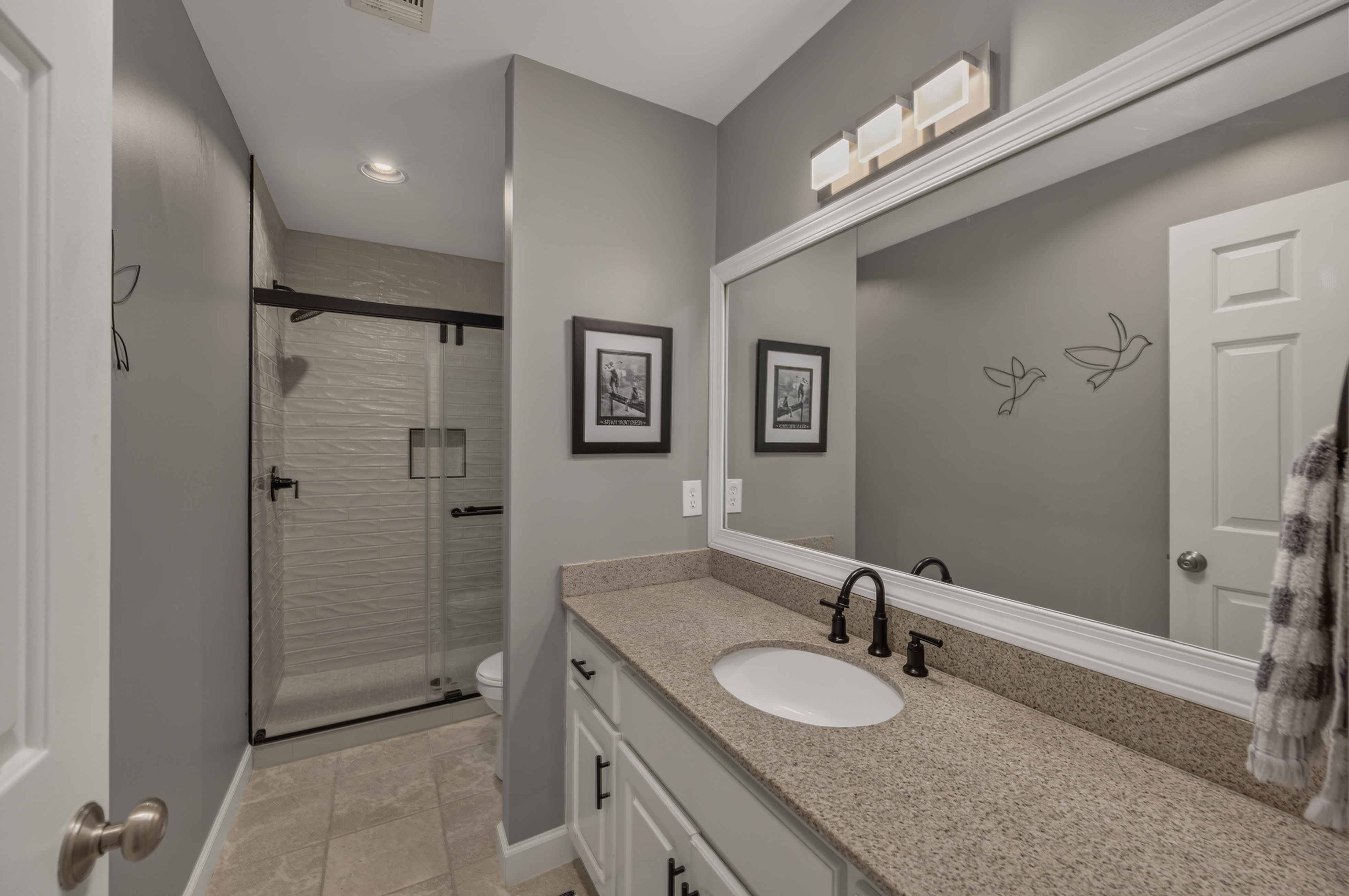 1040 Village Loop image 23